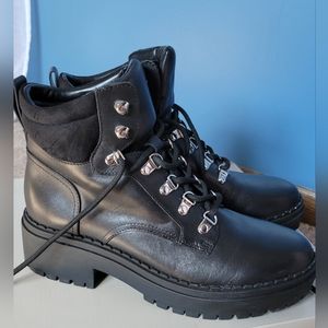 Woman's Marc Fisher black boots